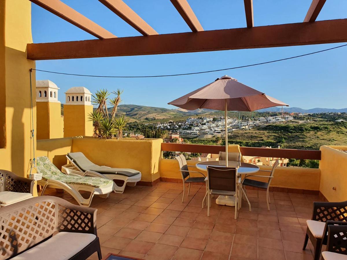 Seaview A Spectacular 3 Bed 3 Bathroom Penthouse مانيلفا المظهر الخارجي الصورة