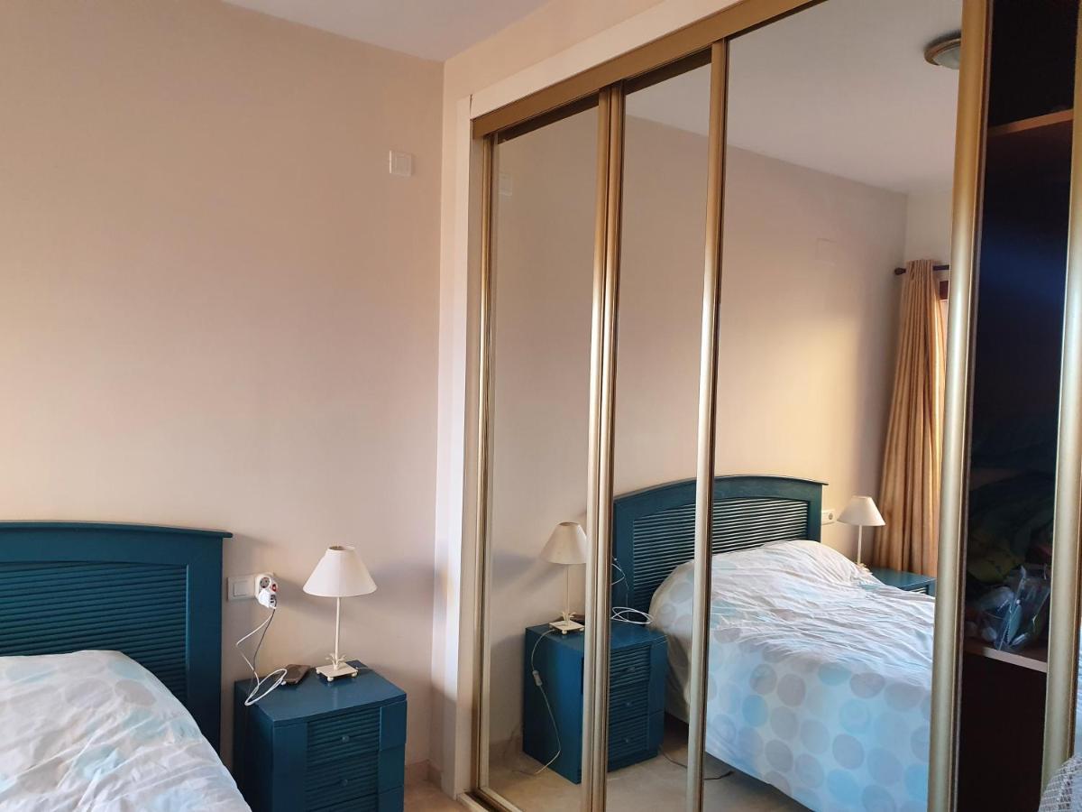 Seaview A Spectacular 3 Bed 3 Bathroom Penthouse مانيلفا المظهر الخارجي الصورة