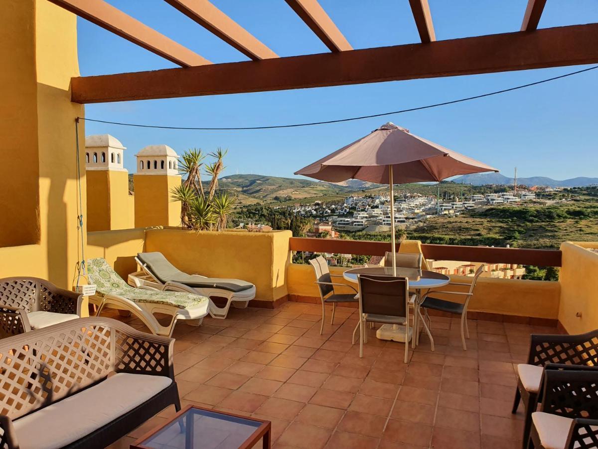 Seaview A Spectacular 3 Bed 3 Bathroom Penthouse مانيلفا المظهر الخارجي الصورة