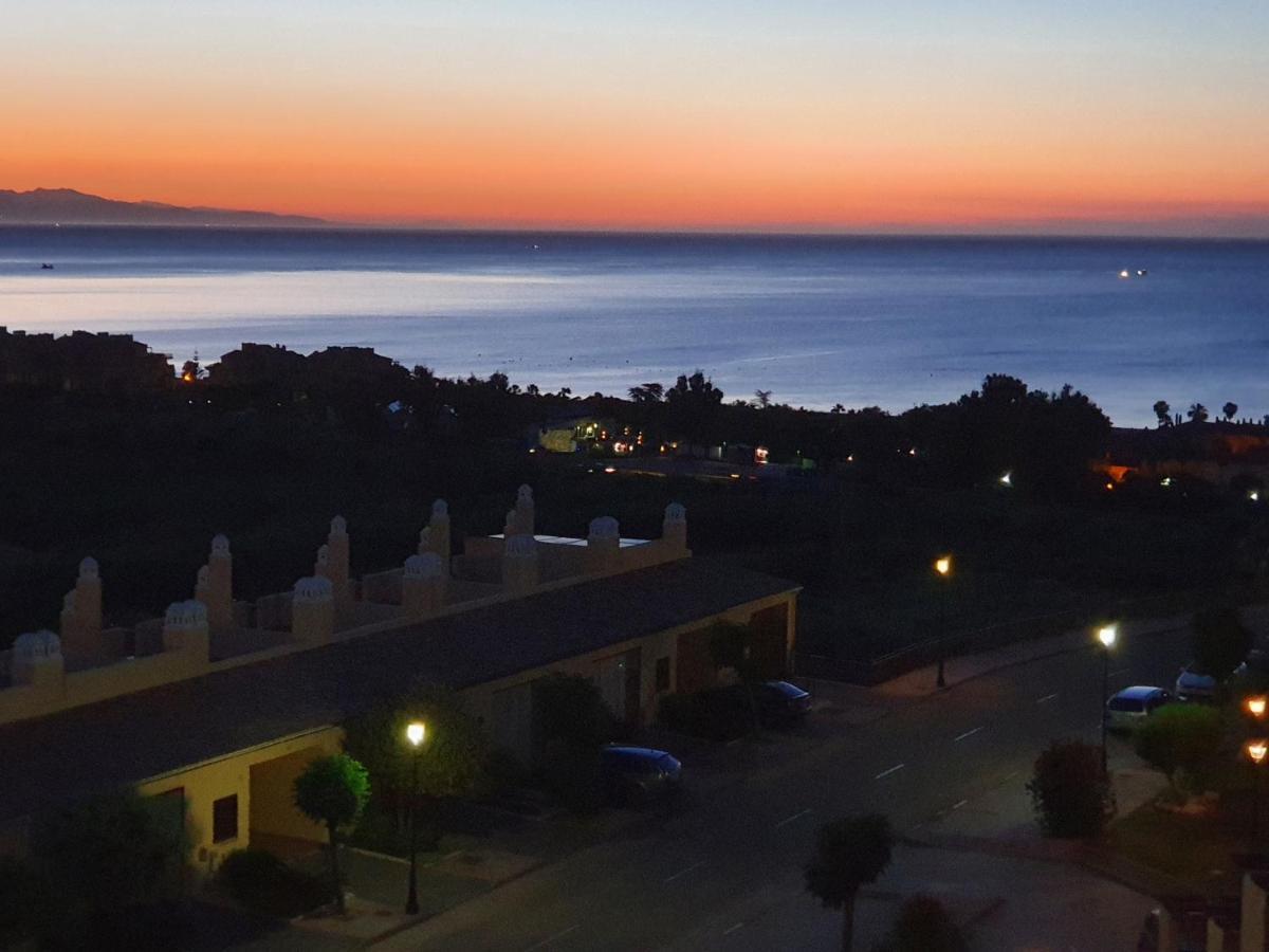 Seaview A Spectacular 3 Bed 3 Bathroom Penthouse مانيلفا المظهر الخارجي الصورة
