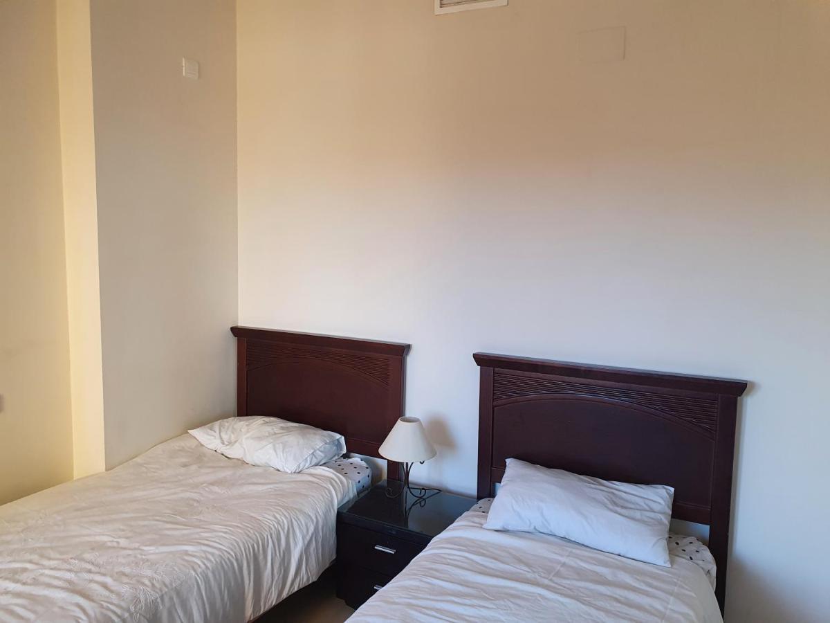 Seaview A Spectacular 3 Bed 3 Bathroom Penthouse مانيلفا المظهر الخارجي الصورة